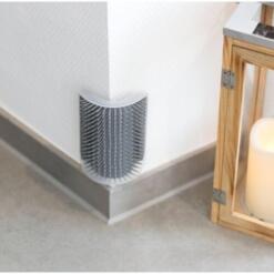 Trixie - Corner Massage Brush